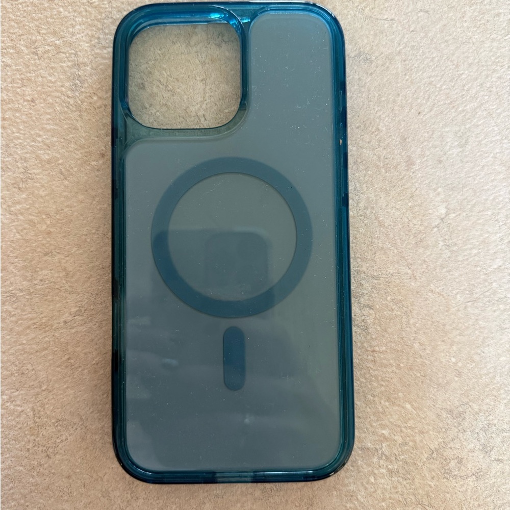 Blue MagSafe Compatible iPhone 16 pro max case.